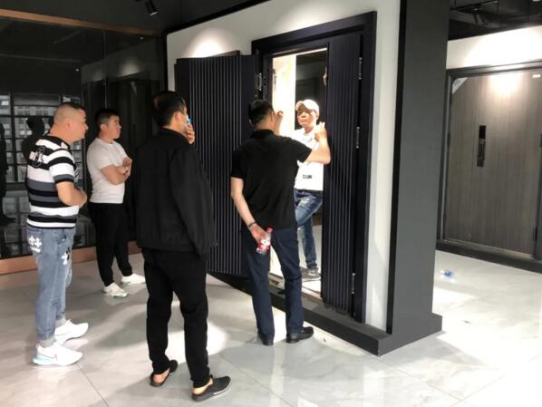 “標(biāo)準(zhǔn)智能門”系列和“防火智能門”