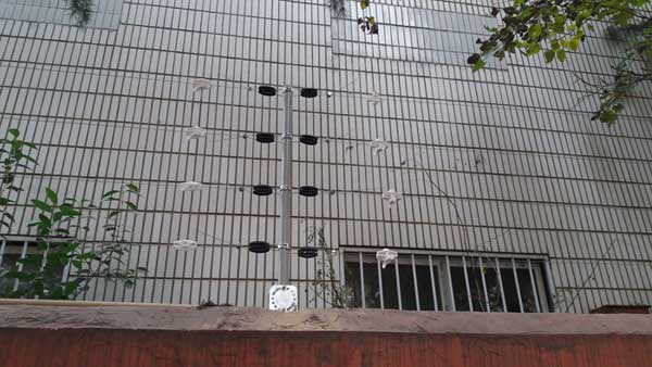 西安武警工程大學(xué)電子圍欄周界防盜案例 - 中出網(wǎng)-智能出入口與停車充電門戶