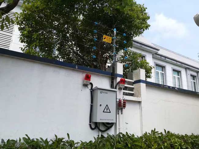 上海柳江派出所脈沖電子圍欄案例 - 中出網(wǎng)-智能出入口與停車充電門戶