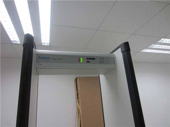 德賽集團(tuán)安裝METOR6S金屬探測(cè)門(mén)案例 - 中出網(wǎng)-智能出入口與停車(chē)充電門(mén)戶(hù)