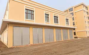 農(nóng)墾集團工業(yè)門案例 - 中出網(wǎng)-智能出入口與停車充電門戶