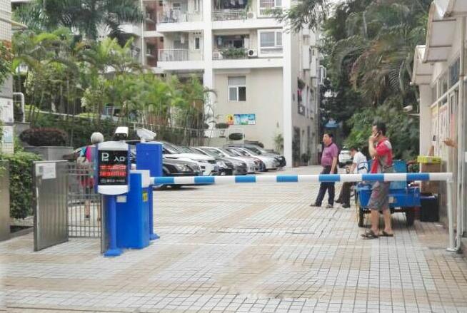 深圳翠鑫居車(chē)牌識(shí)別系統(tǒng)案例 - 中出網(wǎng)-智能出入口與停車(chē)充電門(mén)戶(hù)