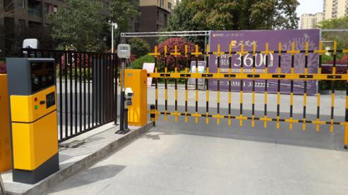 安徽省滁州市發(fā)能?chē)?guó)際城停車(chē)場(chǎng)系統(tǒng)案例 - 中出網(wǎng)-智能出入口與停車(chē)充電門(mén)戶