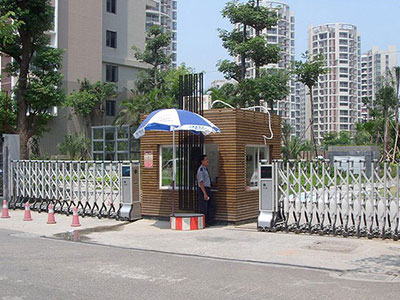 大儒世家藏瓏伸縮門案例 - 中出網-智能出入口與停車充電門戶