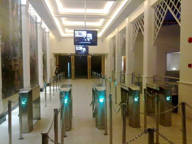 上海世博會(huì)泰國(guó)館通道閘案例 - 中出網(wǎng)-智能出入口與停車(chē)充電門(mén)戶