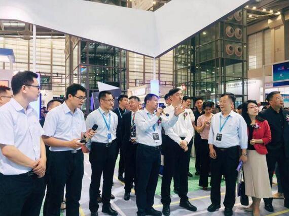 深圳市公安局交通警察局徐煒局長一行參觀捷順展臺