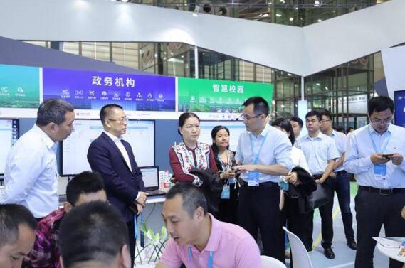 肇慶市政府陳宣群副市長一行蒞臨捷順展臺參觀體驗