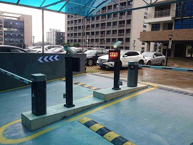東莞互聯(lián)網(wǎng)產(chǎn)業(yè)園停車場系統(tǒng)案例 - 中出網(wǎng)-智能出入口與停車充電門戶