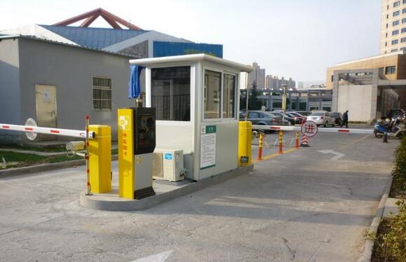 惠州停車場道閘充分滿足現(xiàn)代人們對停車的切實需求