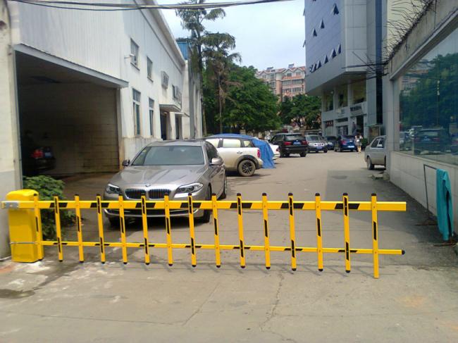 慶賀柳州出安智能柵欄道閘進駐柳州市西江路寶馬4s店