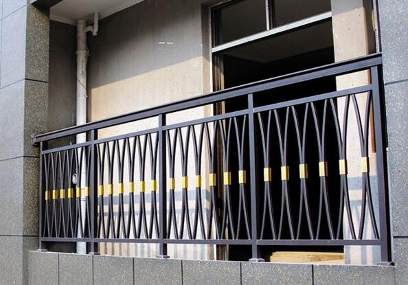 連云港出安智能為孔望尚府添上護(hù)欄