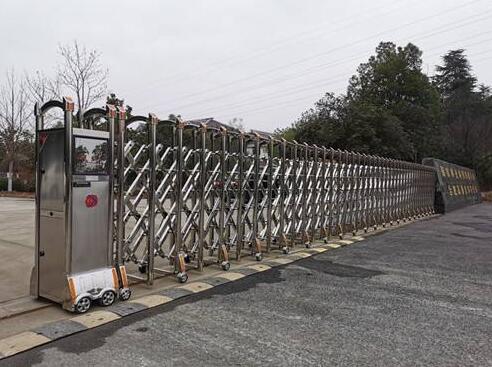 湖州出安智能為湖州勤豐電機(jī)有限公司提供電動(dòng)伸縮門工程