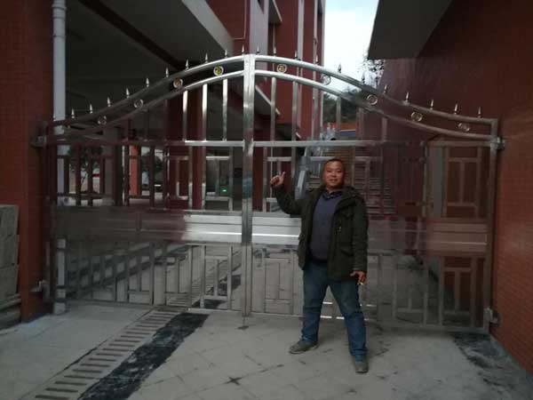 熱烈祝賀郴州出安智能庭院大門進駐郴州翰林學(xué)府