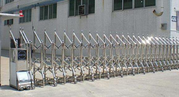 新疆哈密伸縮門(mén)深受用戶的一致好評(píng)